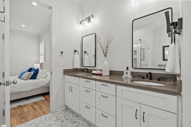 10 Harris Street, Greenville, SC 29601