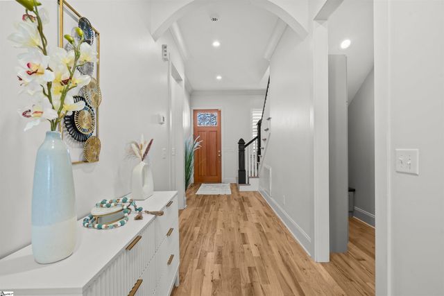 10 Harris Street, Greenville, SC 29601