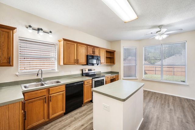 6917 Club Creek Drive, Fort Worth, TX 76137