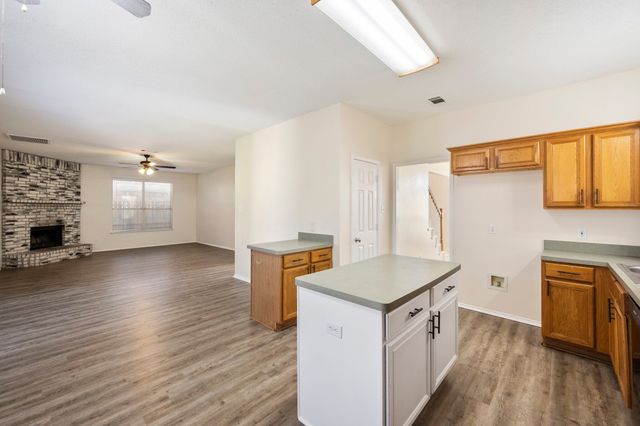 6917 Club Creek Drive, Fort Worth, TX 76137