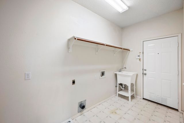 6917 Club Creek Drive, Fort Worth, TX 76137