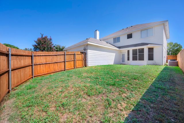 6917 Club Creek Drive, Fort Worth, TX 76137