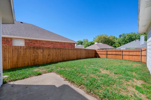 6917 Club Creek Drive, Fort Worth, TX 76137