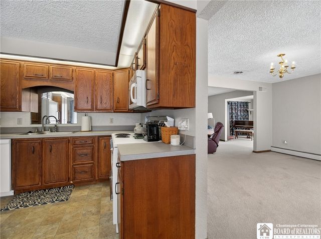 24 Prospect Street, Hanover, NY 14062