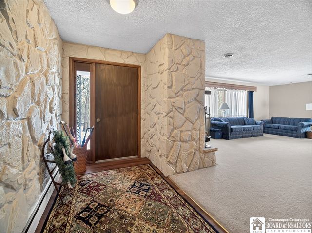 24 Prospect Street, Hanover, NY 14062