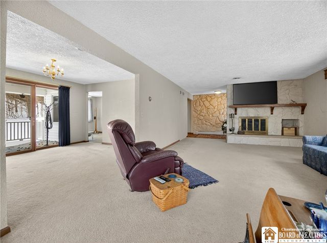 24 Prospect Street, Hanover, NY 14062