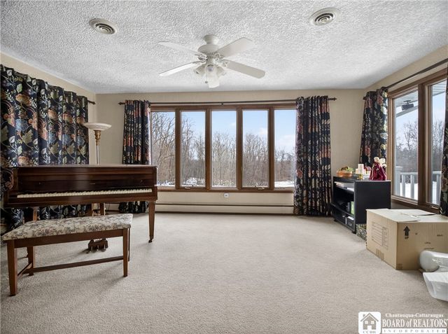 24 Prospect Street, Hanover, NY 14062