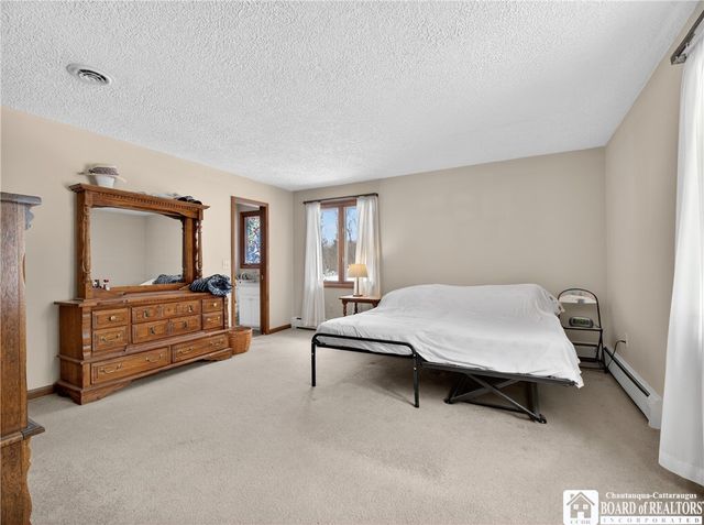 24 Prospect Street, Hanover, NY 14062