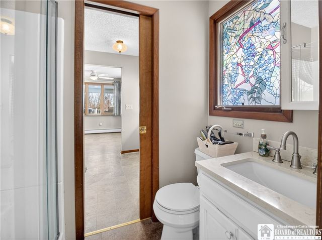 24 Prospect Street, Hanover, NY 14062