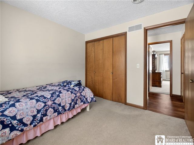 24 Prospect Street, Hanover, NY 14062