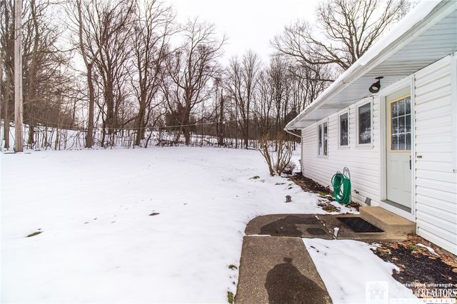 24 Prospect Street, Hanover, NY 14062