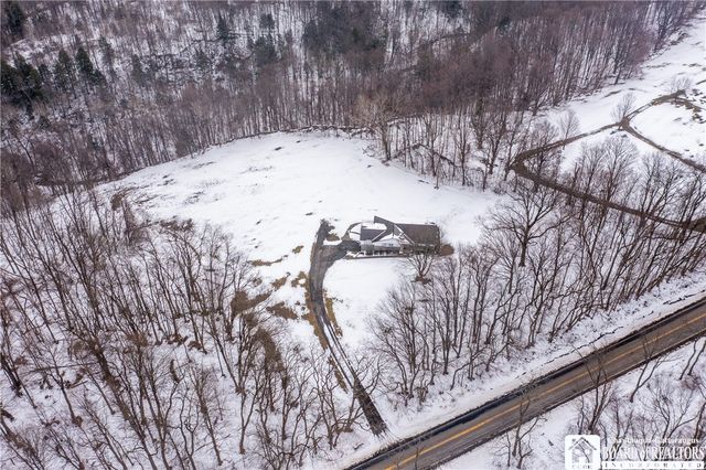 24 Prospect Street, Hanover, NY 14062