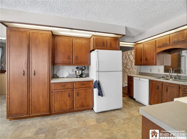 24 Prospect Street, Hanover, NY 14062