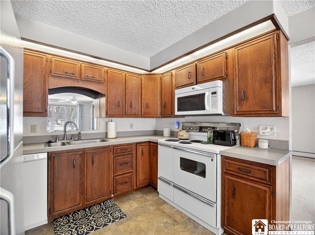 24 Prospect Street, Hanover, NY 14062