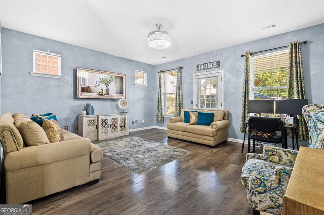 4512 Parkview Square, Atlanta, GA 30349