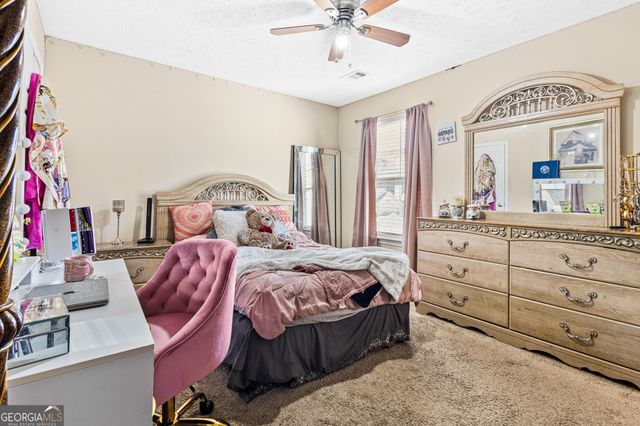 4512 Parkview Square, Atlanta, GA 30349
