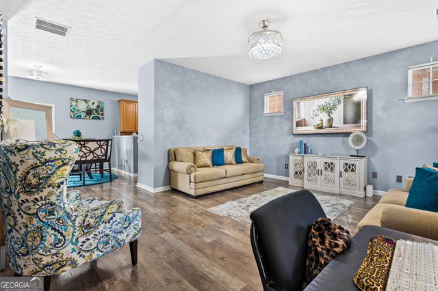 4512 Parkview Square, Atlanta, GA 30349