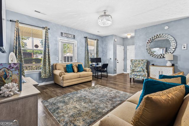 4512 Parkview Square, Atlanta, GA 30349