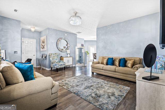 4512 Parkview Square, Atlanta, GA 30349
