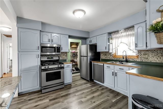 27 Rogers Drive, Cheektowaga, NY 14043