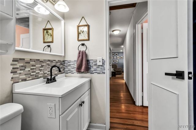 27 Rogers Drive, Cheektowaga, NY 14043