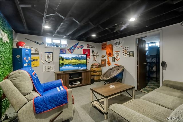 27 Rogers Drive, Cheektowaga, NY 14043