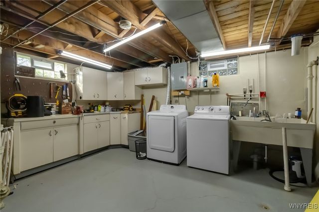 27 Rogers Drive, Cheektowaga, NY 14043