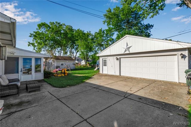 27 Rogers Drive, Cheektowaga, NY 14043