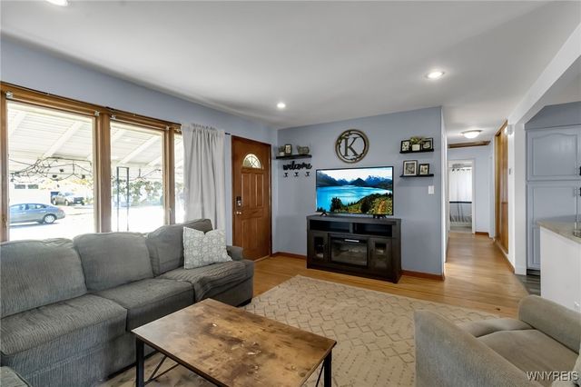 27 Rogers Drive, Cheektowaga, NY 14043