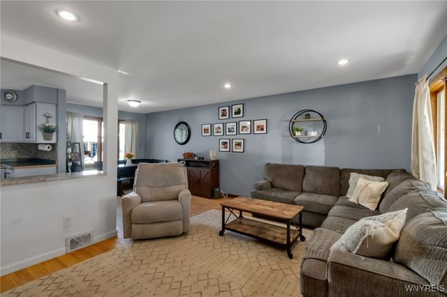 27 Rogers Drive, Cheektowaga, NY 14043