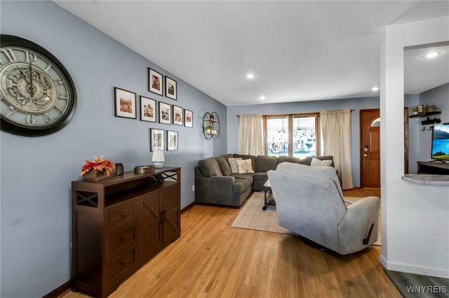 27 Rogers Drive, Cheektowaga, NY 14043