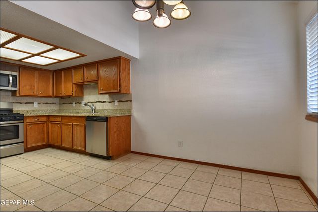 7051 PORTUGAL Drive C, El Paso, TX 79912