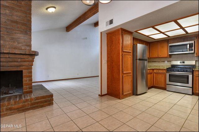 7051 PORTUGAL Drive C, El Paso, TX 79912