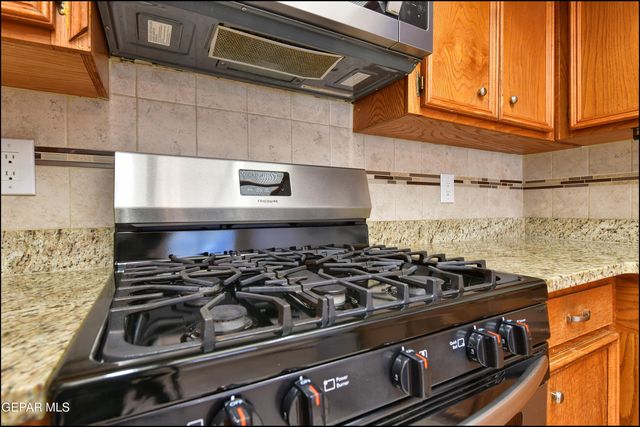 7051 PORTUGAL Drive C, El Paso, TX 79912