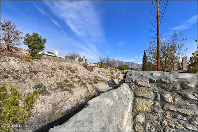 7051 PORTUGAL Drive C, El Paso, TX 79912