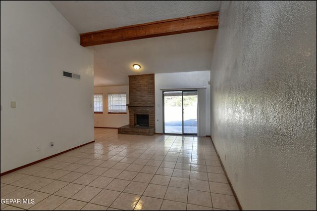 7051 PORTUGAL Drive C, El Paso, TX 79912