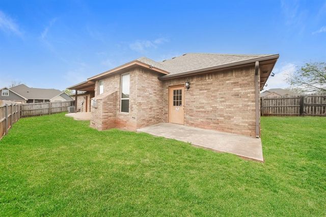 1701 Pinewood Drive, Moore, OK 73160