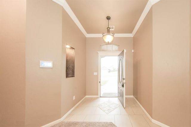 1701 Pinewood Drive, Moore, OK 73160