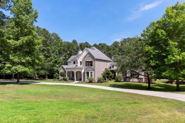 15557 Crown Oaks Drive, Montgomery, TX 77316