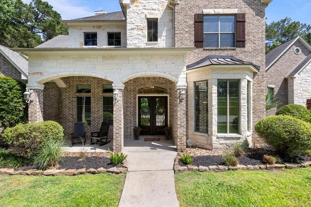 15557 Crown Oaks Drive, Montgomery, TX 77316