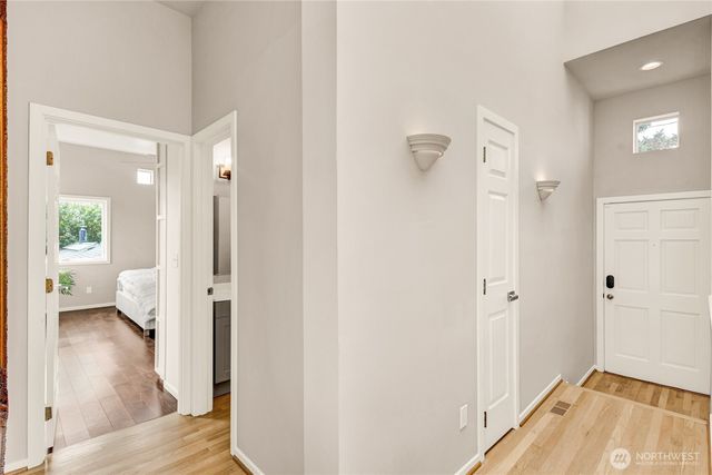 3406 37th Avenue W, Seattle, WA 98199