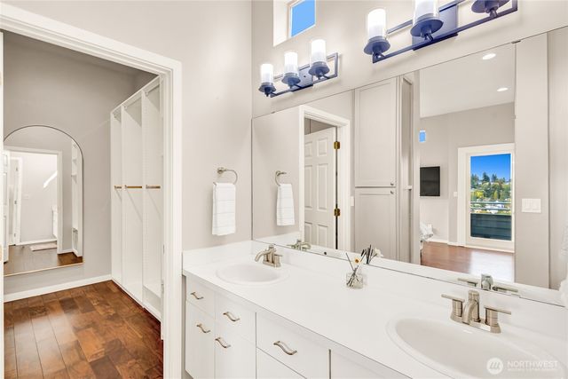 3406 37th Avenue W, Seattle, WA 98199