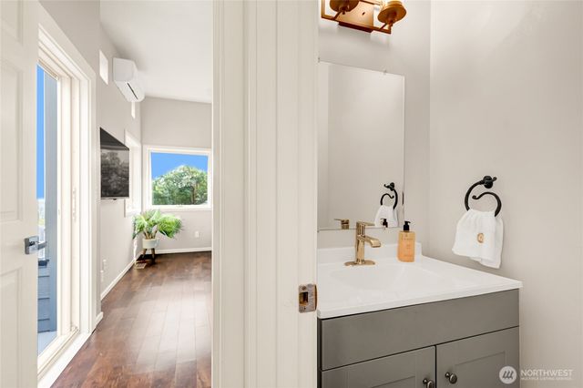 3406 37th Avenue W, Seattle, WA 98199