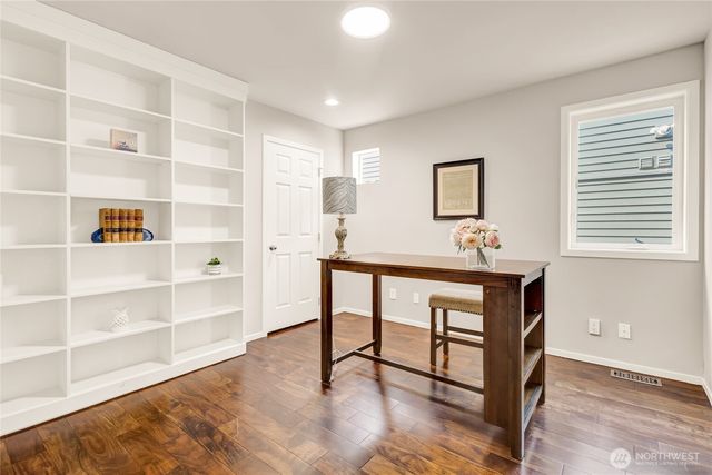 3406 37th Avenue W, Seattle, WA 98199