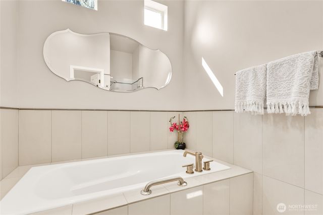 3406 37th Avenue W, Seattle, WA 98199