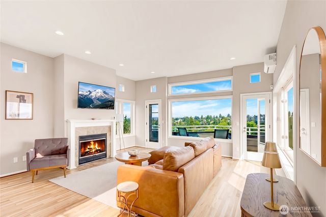 3406 37th Avenue W, Seattle, WA 98199
