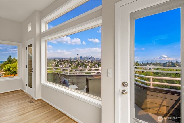 3406 37th Avenue W, Seattle, WA 98199