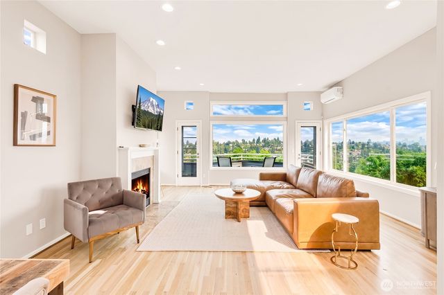 3406 37th Avenue W, Seattle, WA 98199