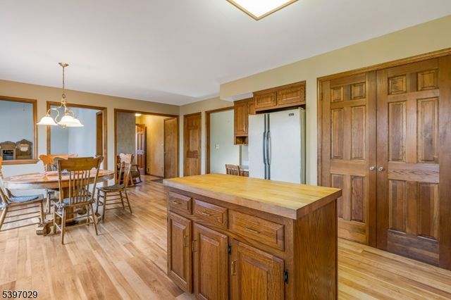 14 Chamberlain Rd, Readington Twp., NJ 08822