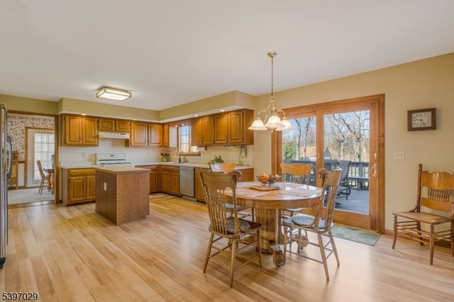 14 Chamberlain Rd, Readington Twp., NJ 08822